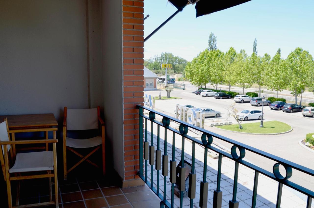 Hotel Lasa Sport Valladolid Exterior foto