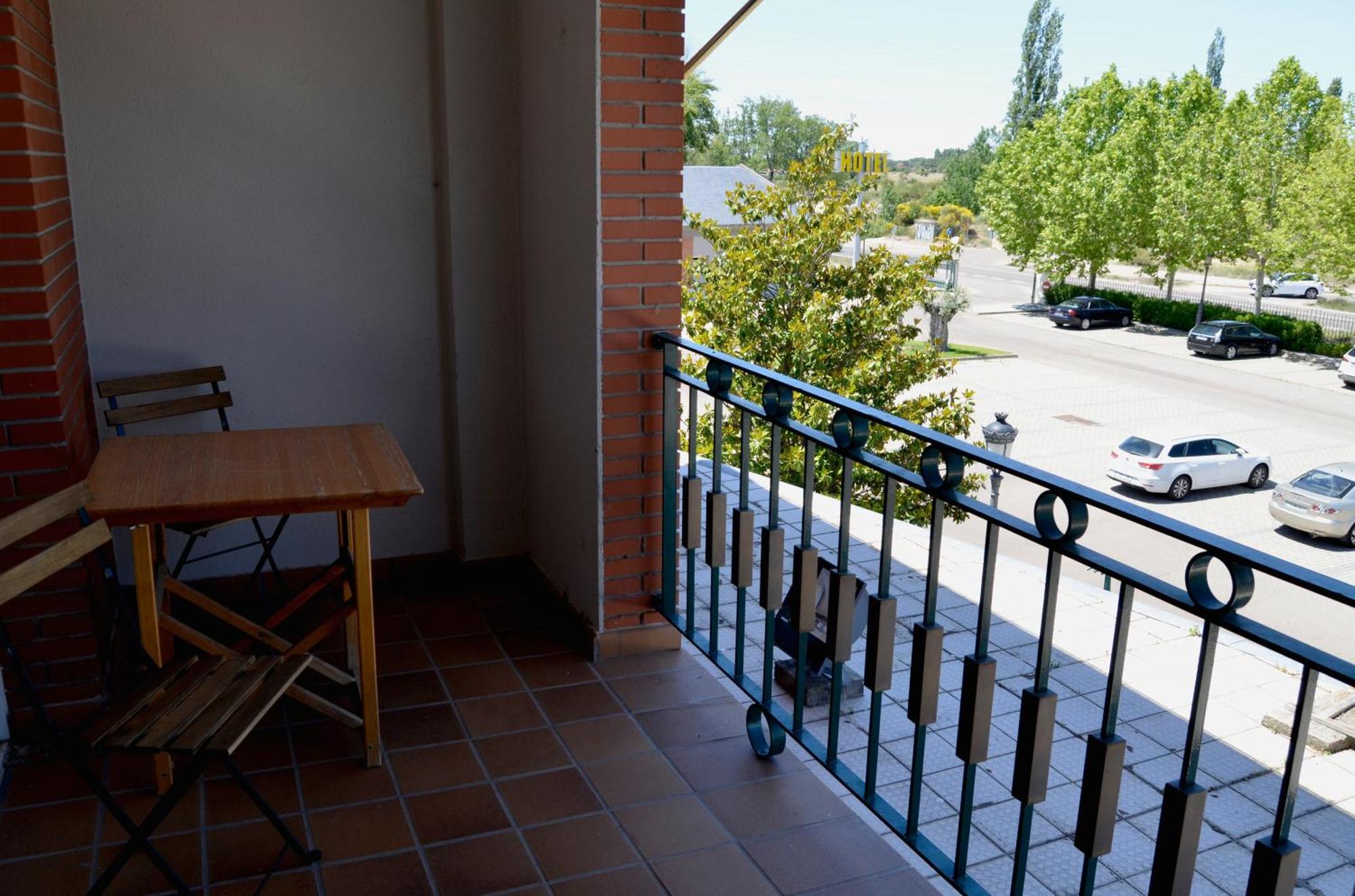 Hotel Lasa Sport Valladolid Exterior foto